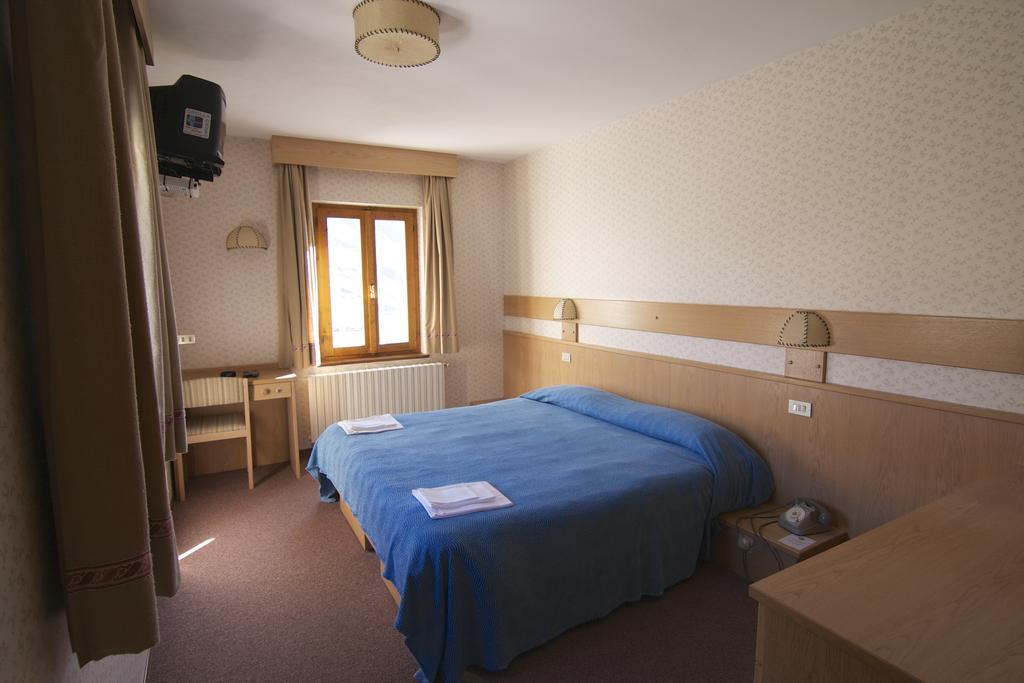 Hotel Folgore Passo Stelvio Værelse billede