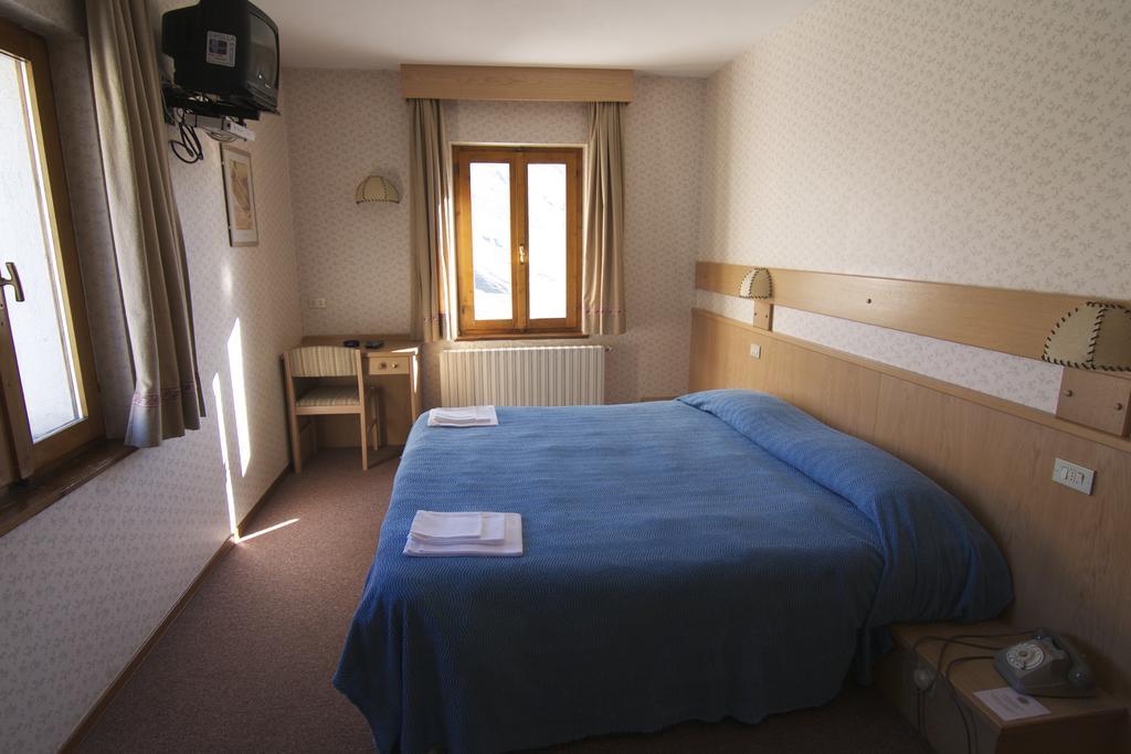 Hotel Folgore Passo Stelvio Værelse billede